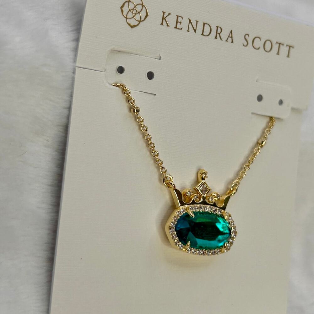 Kendra Scott Elisa Princess Gold Short Pendant Necklace - Picture 2 of 7